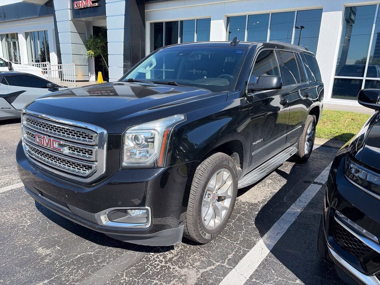 2017 GMC Yukon SLT — photo 1 of 5