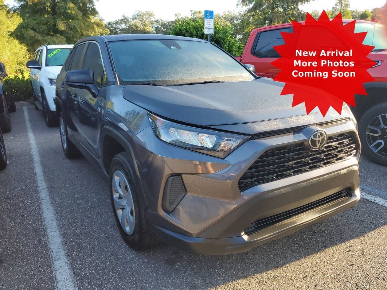 2022 Toyota RAV4 LE — photo 1 of 16