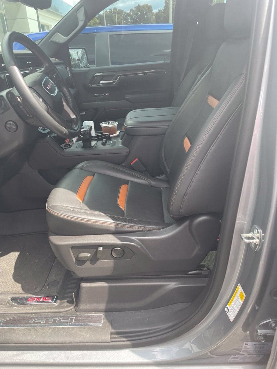 2024 GMC Sierra 1500 AT4 — photo 1 of 17