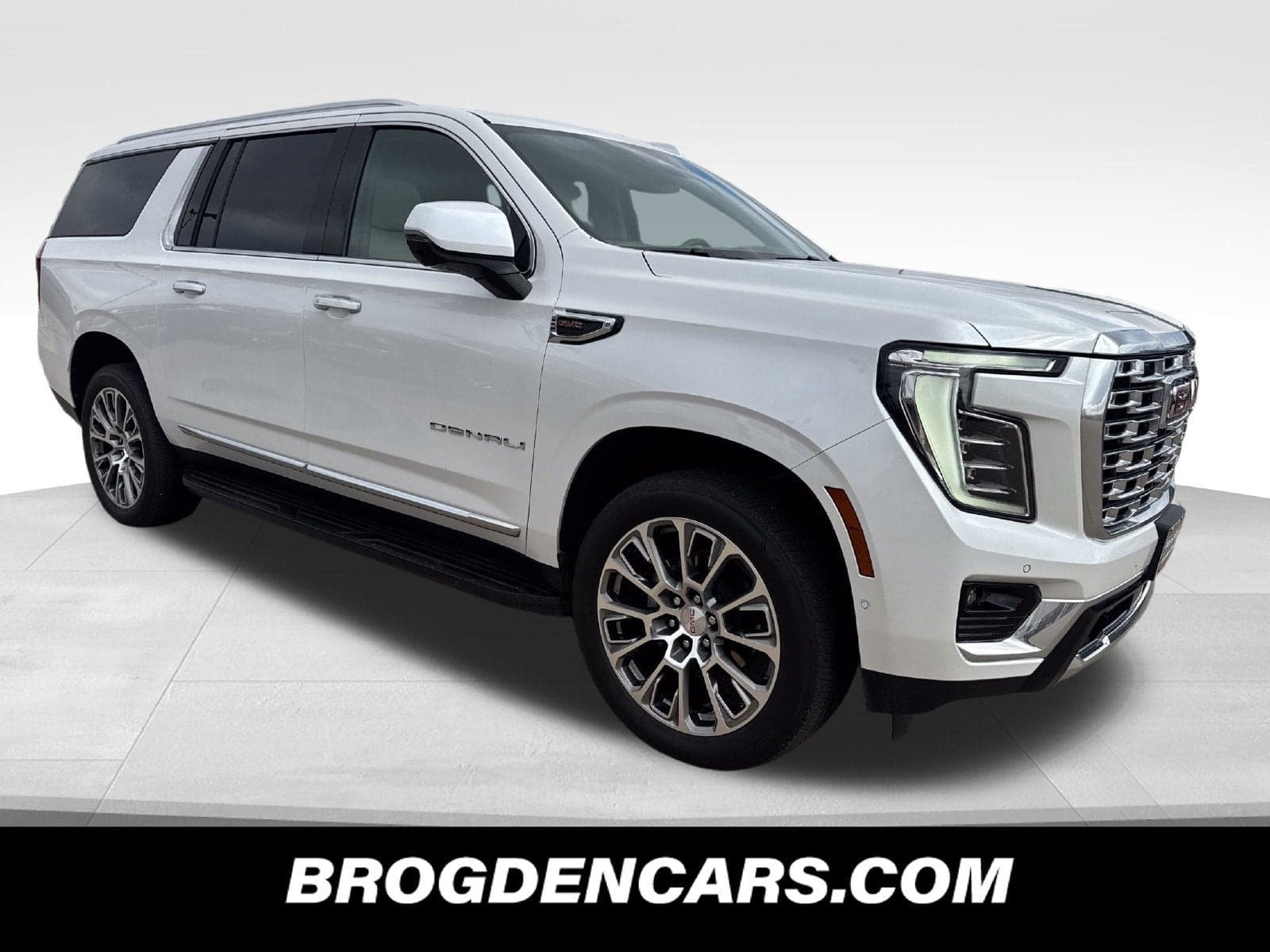 2025 GMC Yukon XL Denali — photo 1 of 5