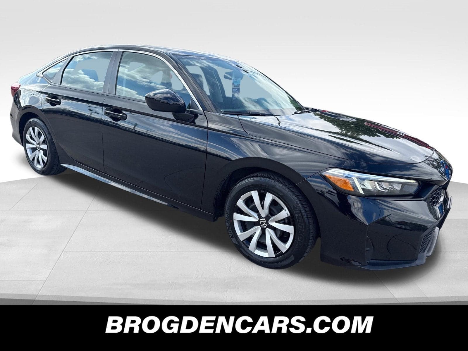 2025 Honda Civic Sedan LX — photo 1 of 5
