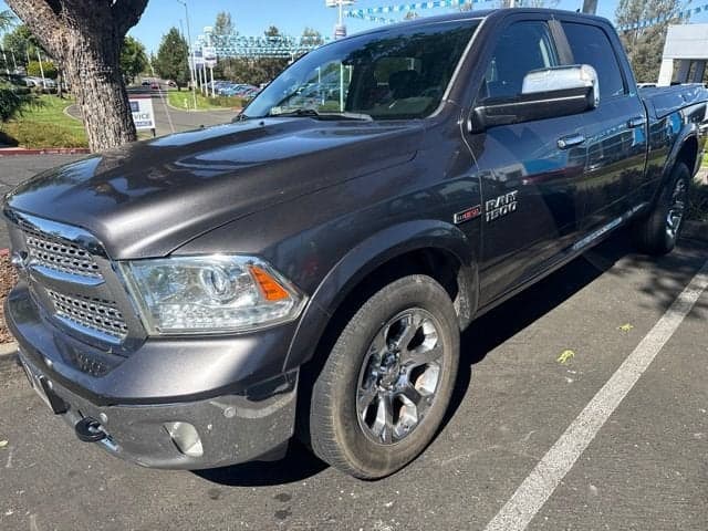 2016 RAM 1500 Laramie — photo 1 of 3