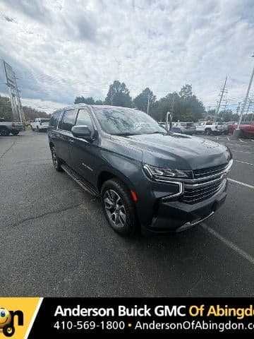 2021 Chevrolet Suburban LT — photo 1 of 5