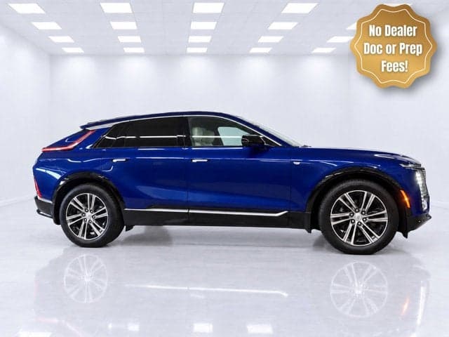 2024 Cadillac LYRIQ Luxury — photo 1 of 48
