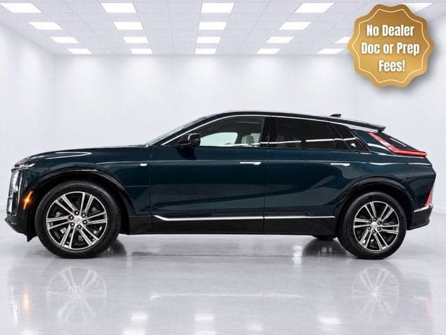 2024 Cadillac LYRIQ Luxury — photo 1 of 5