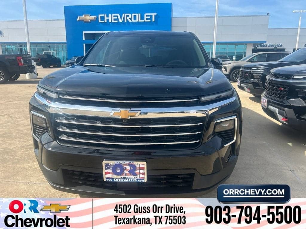 2027 Chevrolet Traverse LT — photo 1 of 31