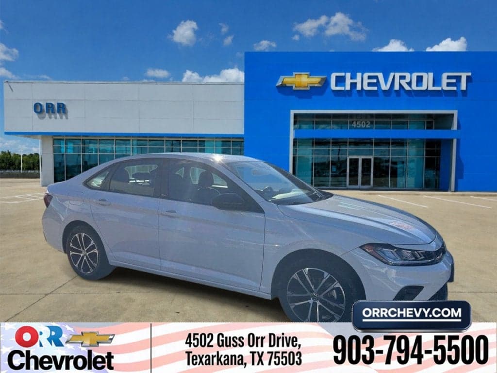 2025 Volkswagen Jetta Sport — photo 1 of 5