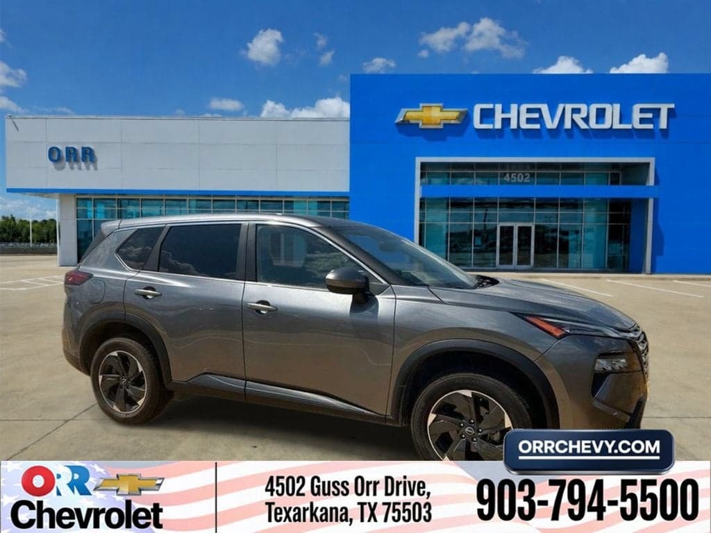 2025 Nissan Rogue SV — photo 1 of 16