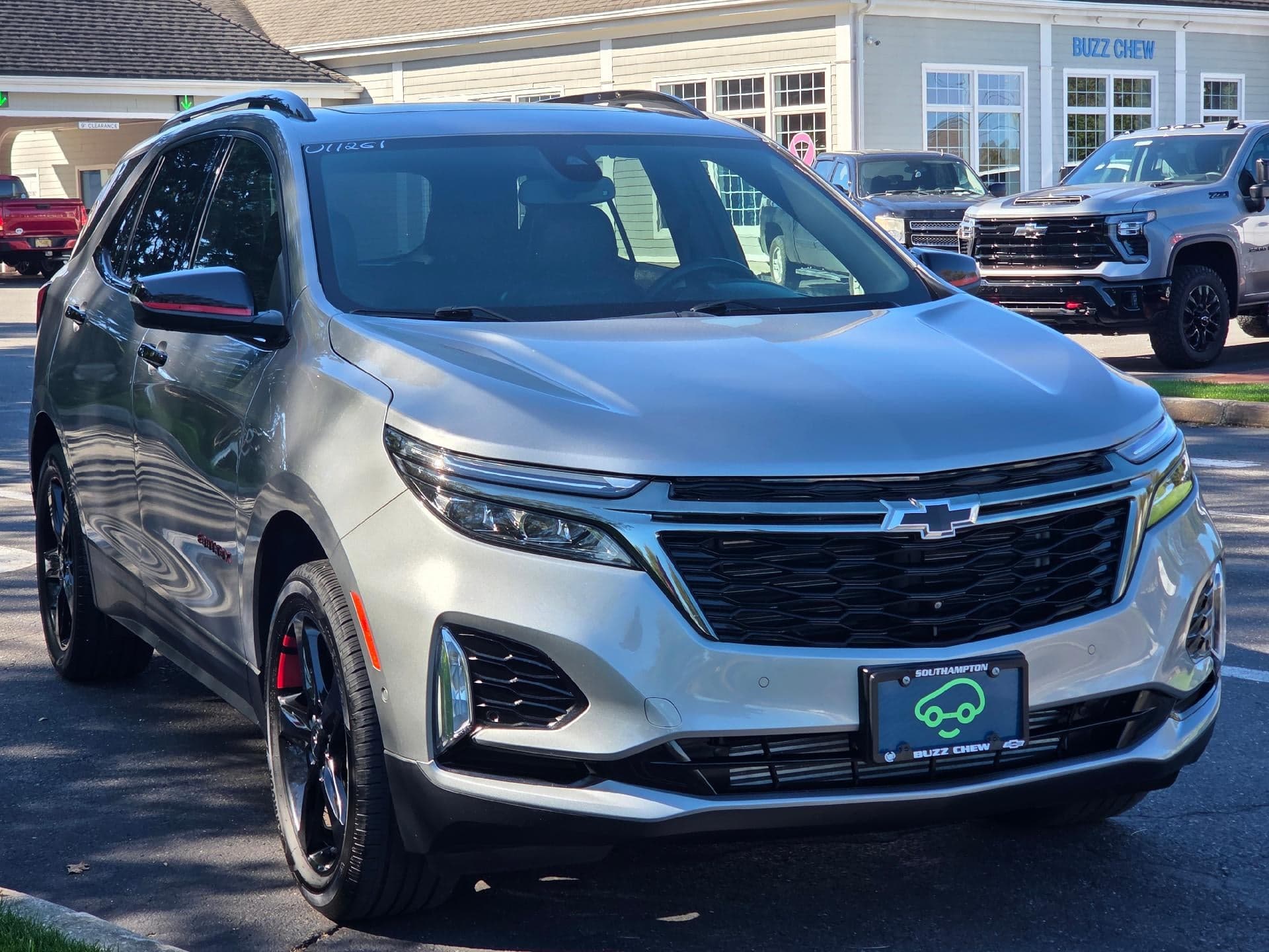 2023 Chevrolet Equinox Premier — photo 1 of 5