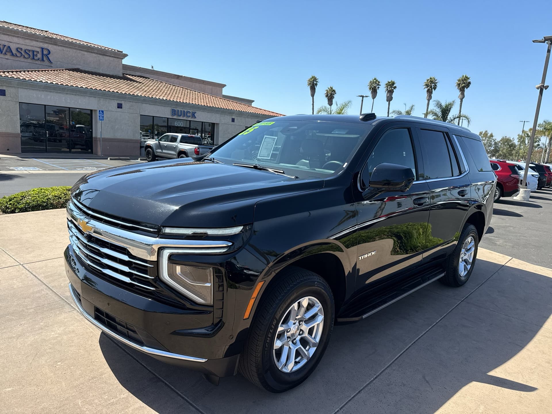 2025 Chevrolet Tahoe LT — photo 1 of 21