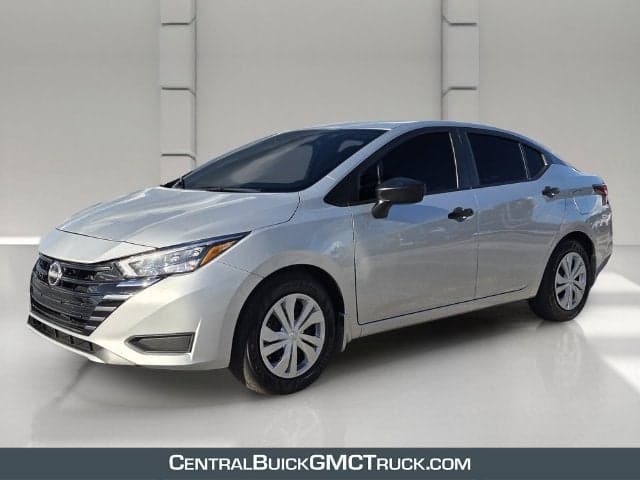 2025 Nissan Versa S — photo 1 of 5