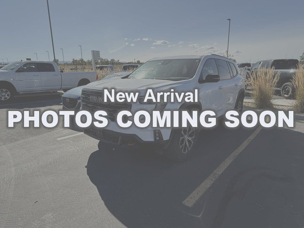 2025 GMC Acadia AWD AT4 — photo 1 of 3