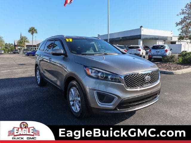 2017 Kia Sorento LX — photo 1 of 5