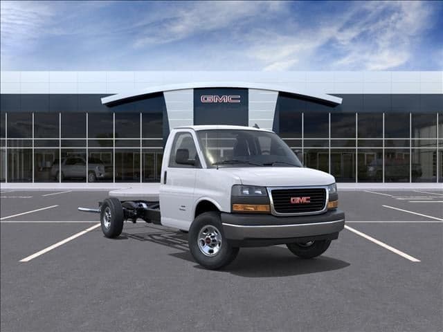 2026 GMC Savana Commercial Cutaway Base — photo 1 of 5