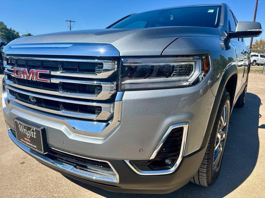 2023 GMC Acadia SLT — photo 1 of 5