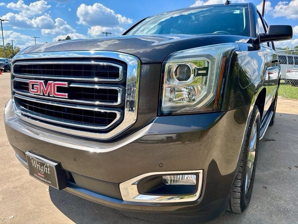 2020 GMC Yukon SLT — photo 1 of 5