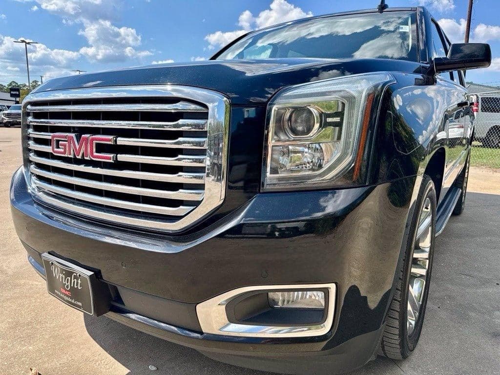2020 GMC Yukon SLT — photo 1 of 5