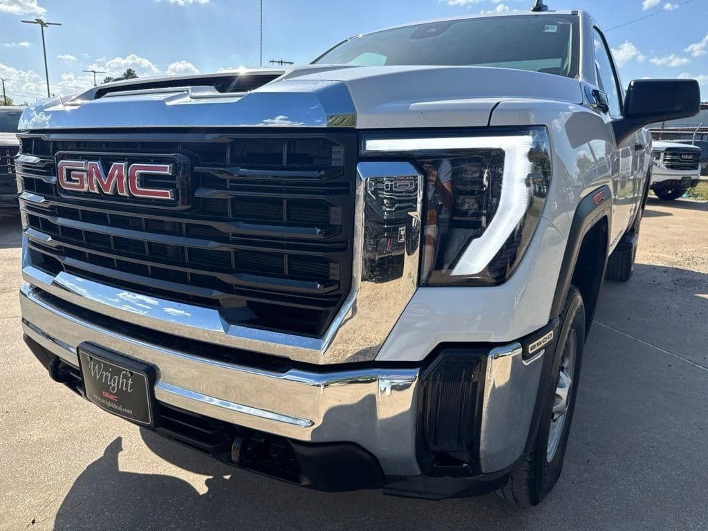2025 GMC Sierra 2500 HD Pro — photo 1 of 30