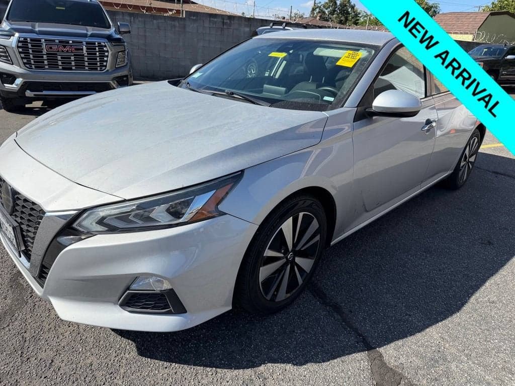 2022 Nissan Altima 2.5 SV — photo 1 of 5
