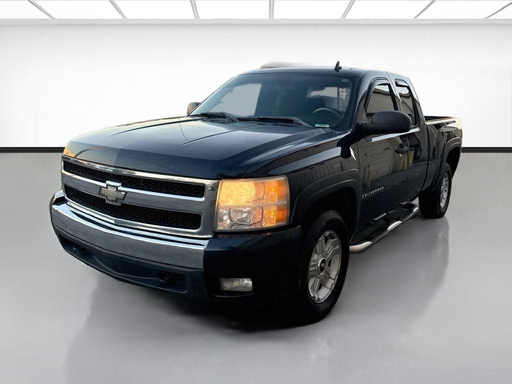 2007 Chevrolet Silverado 1500 LT w/1LT — photo 1 of 5