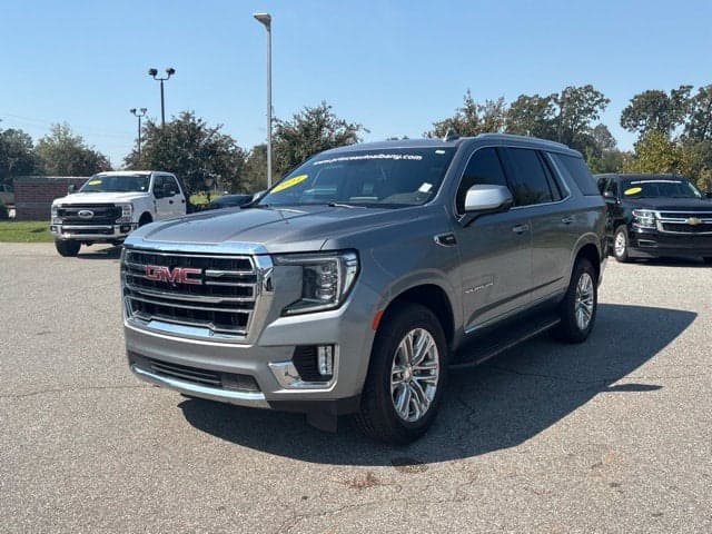 2023 GMC Yukon SLT — photo 1 of 5
