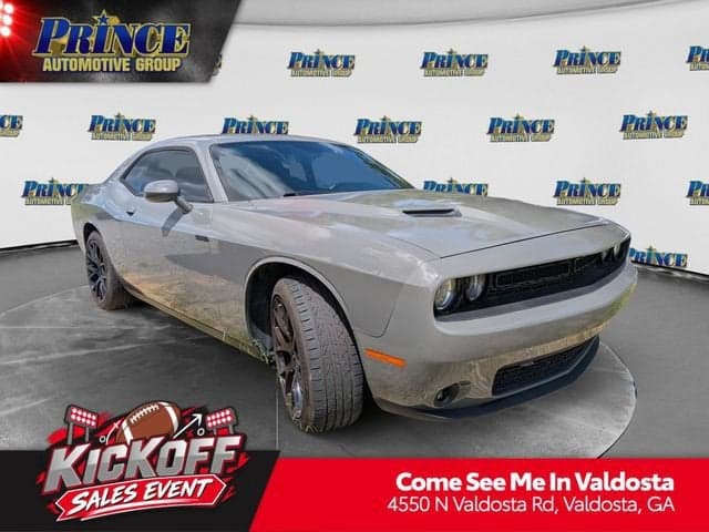 2019 Dodge Challenger SXT — photo 1 of 7
