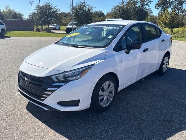 2025 Nissan Versa S — photo 1 of 5