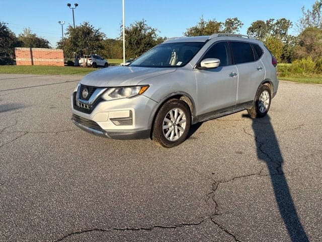 2018 Nissan Rogue SV — photo 1 of 5