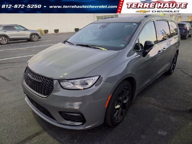 2025 Chrysler Pacifica Limited — photo 1 of 5