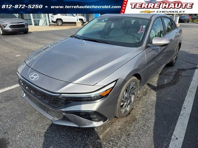 2025 Hyundai Elantra Limited — photo 1 of 3