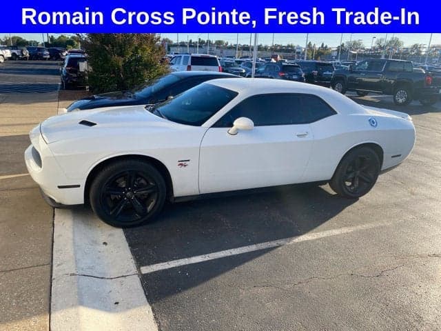 2016 Dodge Challenger R/T — photo 1 of 5
