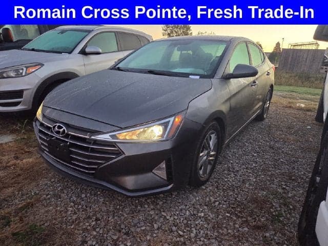 2020 Hyundai Elantra SEL — photo 1 of 5