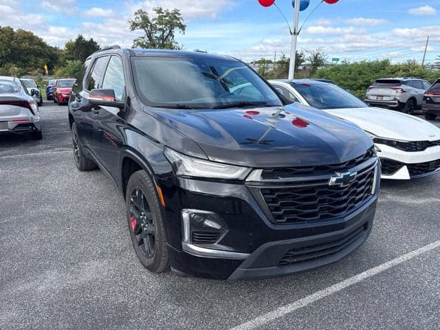 2023 Chevrolet Traverse Premier — photo 1 of 3