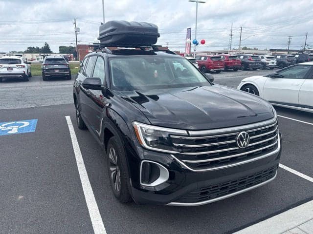 2025 Volkswagen Atlas 2.0T SE — photo 1 of 3