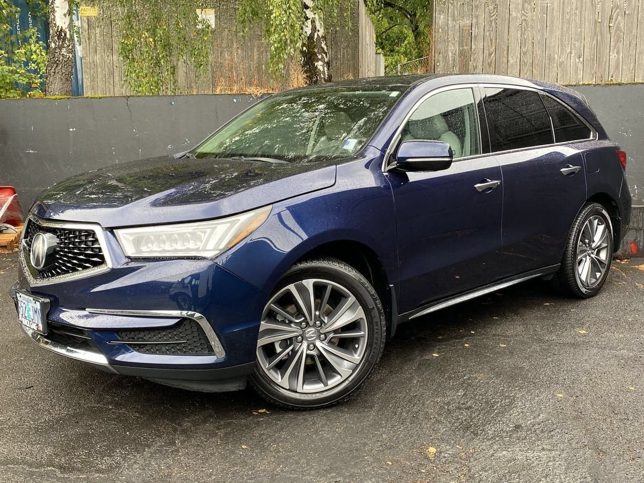 2017 Acura MDX w/Technology Pkg — photo 1 of 32