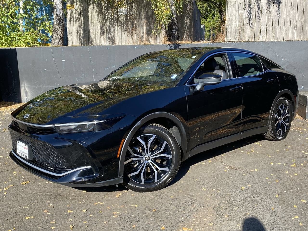 2023 Toyota Crown XLE — photo 1 of 5