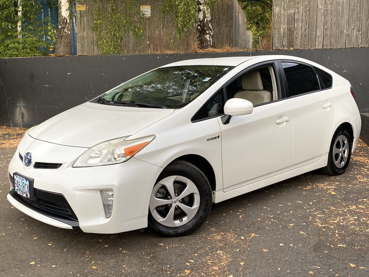 2014 Toyota Prius Four — photo 1 of 39
