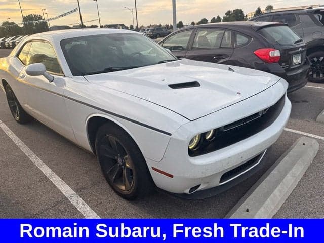 2015 Dodge Challenger SXT — photo 1 of 36