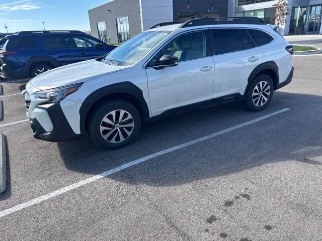 2023 Subaru Outback Premium — photo 1 of 5