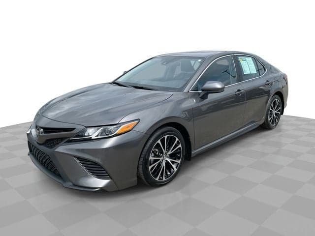 2019 Toyota Camry SE — photo 1 of 36