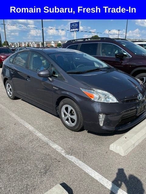 2014 Toyota Prius Three — photo 1 of 36