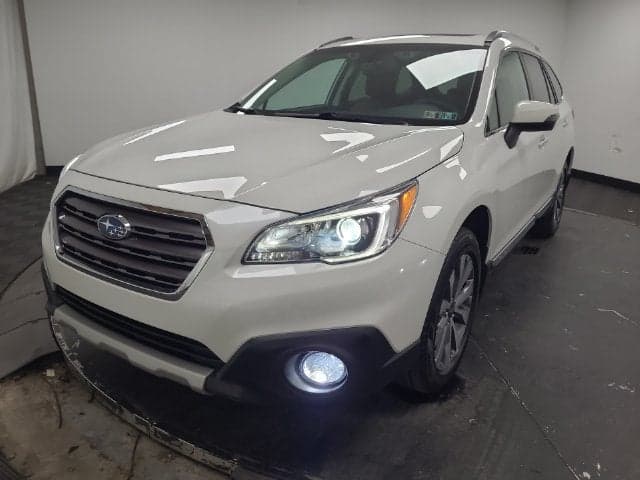 2017 Subaru Outback Touring — photo 1 of 5