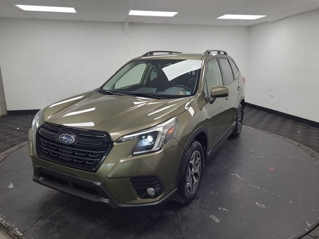 2023 Subaru Forester Premium — photo 1 of 34