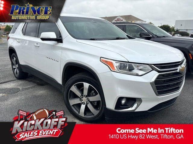 2020 Chevrolet Traverse Base — photo 1 of 2