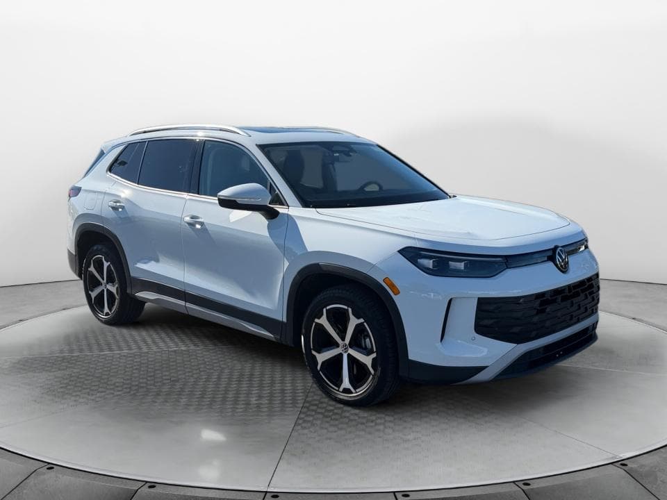 2026 Volkswagen Tiguan SE — photo 1 of 5