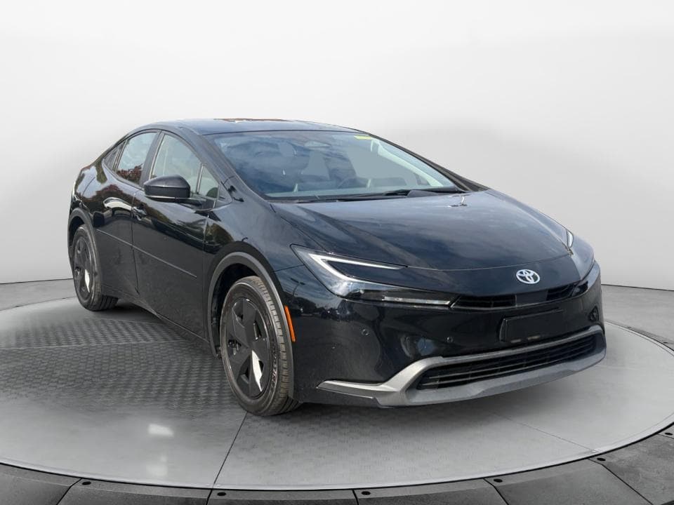 2023 Toyota Prius LE — photo 1 of 5
