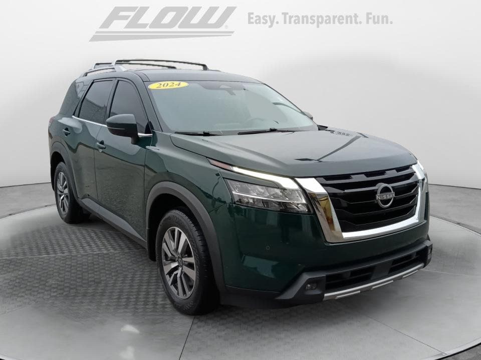 2024 Nissan Pathfinder SL — photo 1 of 5