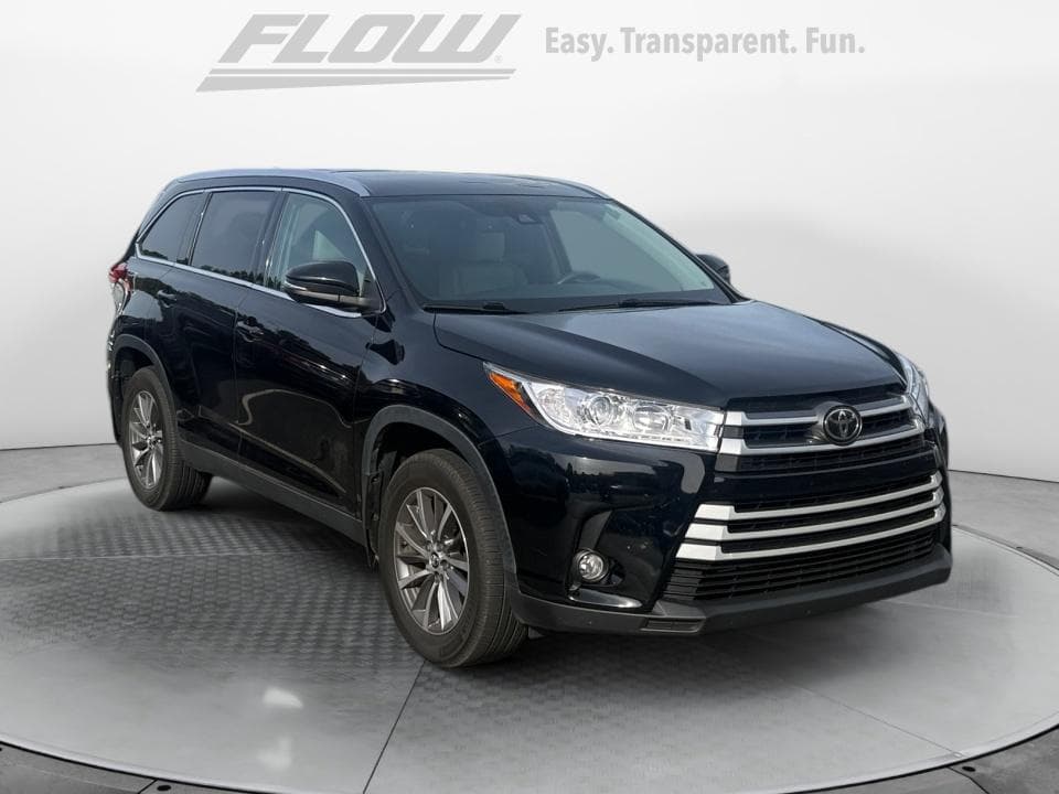 2019 Toyota Highlander XLE — photo 1 of 5