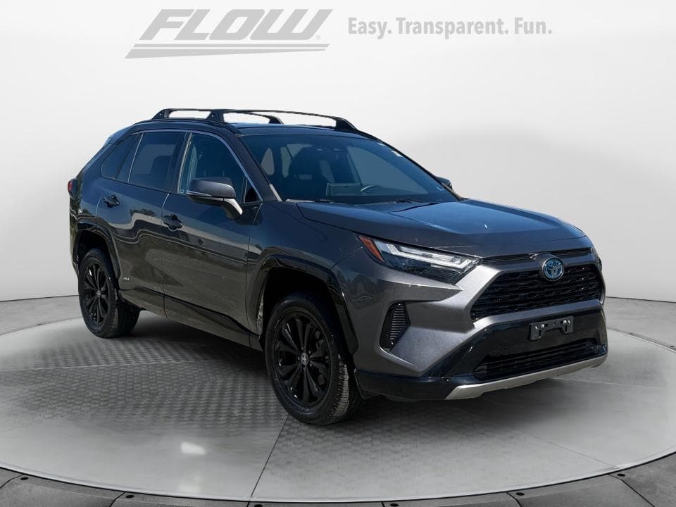 2022 Toyota RAV4 Hybrid SE — photo 1 of 5