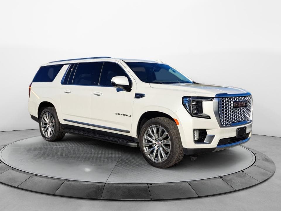2021 GMC Yukon XL Denali — photo 1 of 5